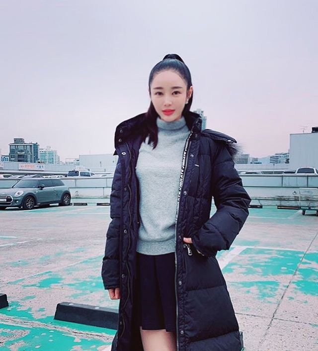 이사강-론 결혼식에 '낸시랭'이 왜? 결혼식장에서 '찰칵' 이혼발표 후 근황은? 남편 또 불구속?