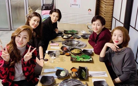 '예서엄마'가 왕언니? 의외의 나이 서열! 윤세아·염정아·오나라·김서형·이태란 20대 미모