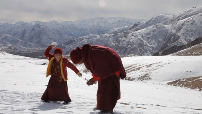 린포체 실검 등장에 영화 '다시 태어나도 우리' 재조명…린포체 뜻? '전생의 업을 이어가기 위해 환생한 티베트 불가의 고승'