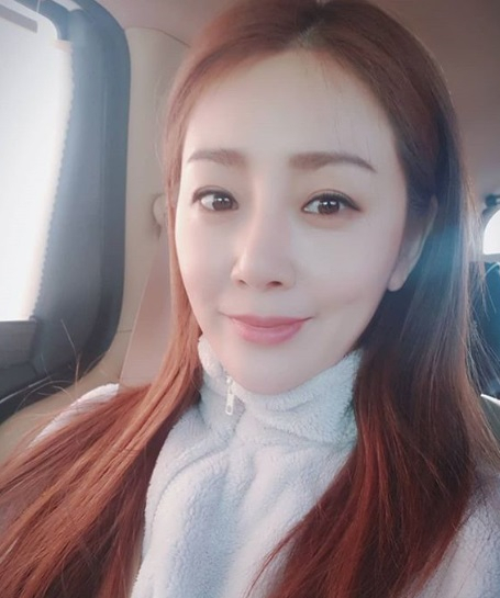 찐찐 오나라 미모 화제! 나이 몇살이길래? 남자친구 김도훈과 20년째 열애중?