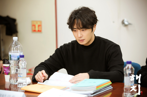 [▣오늘의TV] '해치' 정일우X고아라X권율, 이산-동이 이을까? 새 사극 드라마 열풍 예고