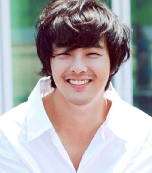 박용하 서른셋 나이에 자살한 이유는? 박용하 전 매니저, 고인 계좌에서 2억 원 인출하려다 덜미