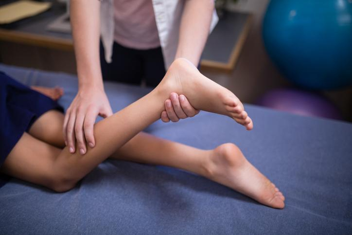 [다이어트] 걸그룹 다리관리 비법, 다리부종 없애주는 '종아리 마사지・스트레칭' 방법은?