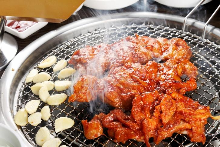 집에서 쉽게 해먹을 수 있는 닭갈비…춘천이 닭갈비로 유명해진 이유?