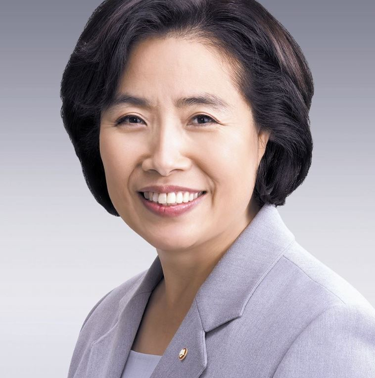 박순자 딸 초호화 결혼식 구설수…축의금 줄만 70m…아들은 국회를 제집처럼 드나들어 ' 논란'