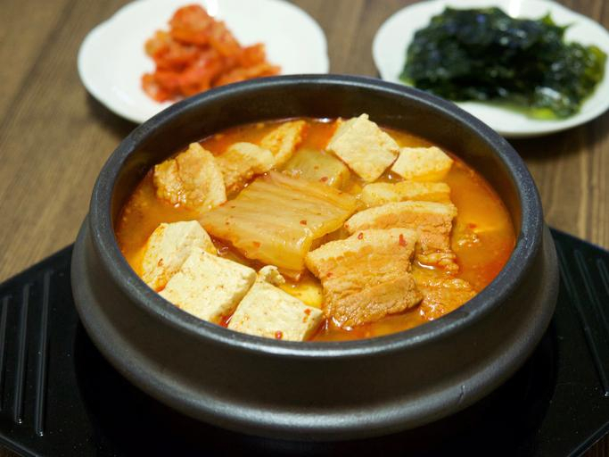 [집에서간단한요리] 한국인이 가장 사랑하는 음식! '돼지고기김치찌개'…황금레시피는?