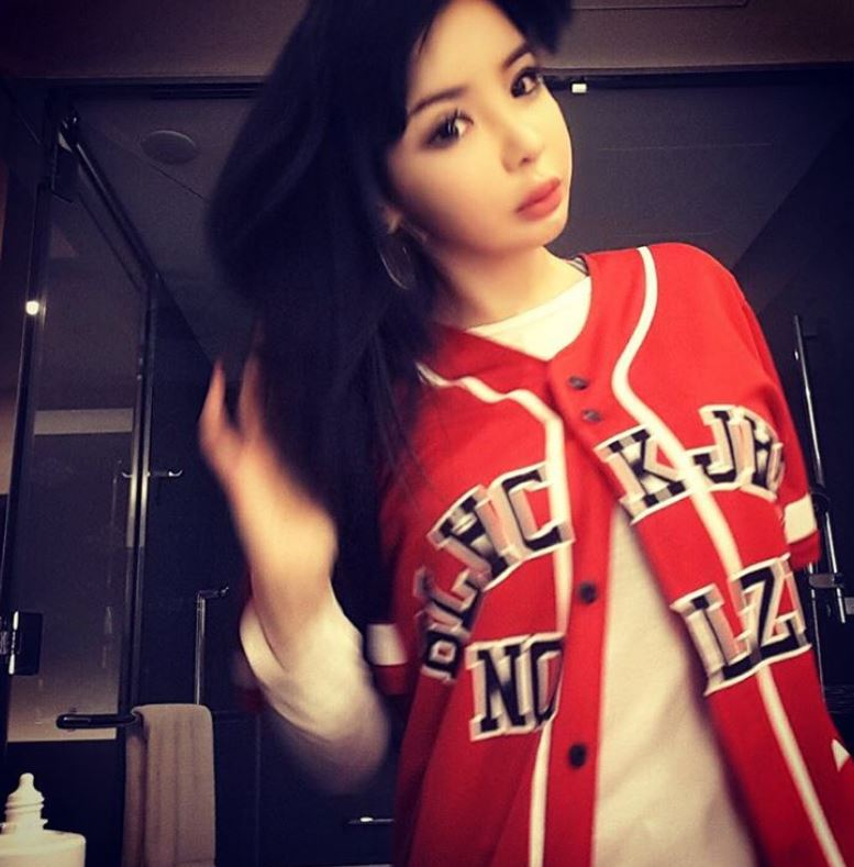 디네이션 왜 논란의 소지 있는 가수 받아 줬나··정보 없는 신생 회사의 패기? "노이즈 마케팅인가"