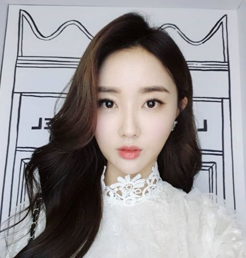 '연애의 맛 김종민♥' 황미나, 과거 인스타그램 통해 김종민 향한 애정 드러내 '눈길' 서예·요리·뜨개질까지 금손