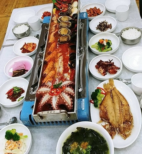 제주도 서귀포 중문 맛집 '기원뚝배기' 국내산 재료로 정성 담아 집밥처럼 먹을 수 있는 제주 요리 제공