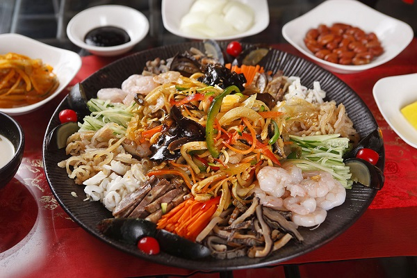 춘천맛집 '치엔롱', 전통방식 중화요리와 쉽게 즐길 수 있는 '아재낚시터'로 이색적인 코스 제공
