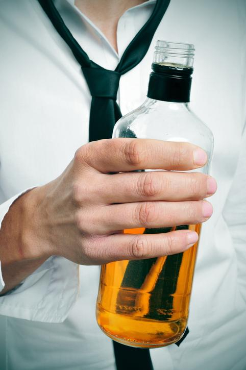 속 더부룩한 '숙취'…빠르게 숙취 없애는 방법은? 해장에 좋은 음식 알아보자
