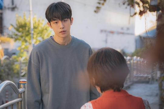 '눈이 부시게' 한지민X남주혁X김혜자 나이차이 극복한 시간 초월 로맨스, 그러나 시청률은…