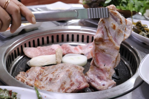 제주 애월 점심 맛집 '백번가든', "제주들불축제와 함께 묵은지등갈비찜 맛보고 가세요"