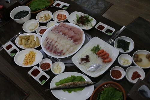 제주도맛집 '월척수산 동문시장점', 제주도 여행객들이 많이 찾는 맛집