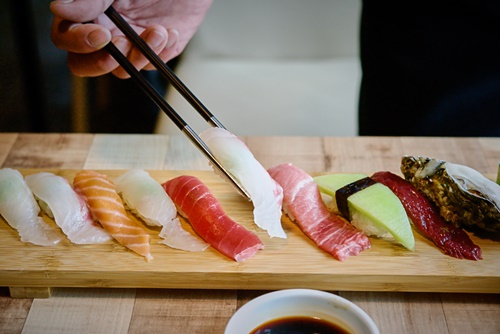 봄기운 물씬 풍기는 제주 도민 맛집, 애월바다를 바라보며 초밥을 즐기는 맛집 '호스시'