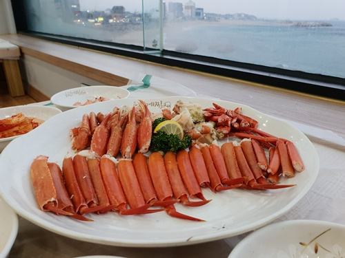 속초맛집 유진게찜, 속초가볼만한 곳과 직접 잡아온 대게를 만날 수 있어 인기