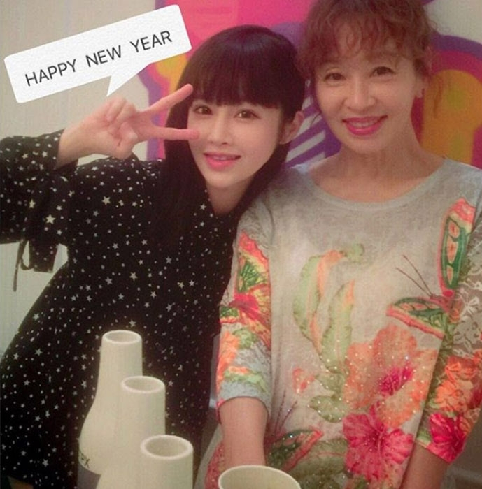배우 이미영, 나이 잊은 동안美..전보람과 모녀케미 돋보여