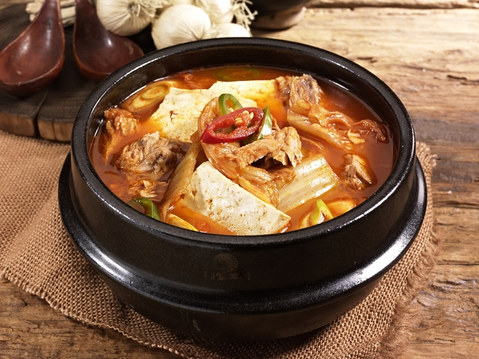 [집에서 간단한 요리] 저녁메뉴로 제격 '백종원 김치찌개'부터 참치·꽁치 김치찌개까지…'김치찌개 레시피 모음'