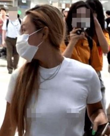 화사 공항 패션 눈길..실제성격은 방송과 다르다?