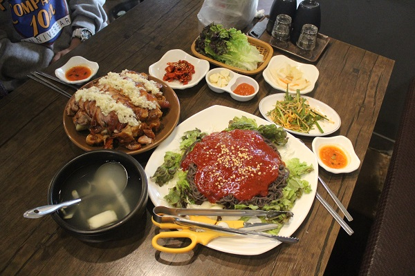 사당역 맛집 100족발 보쌈 점심 및 회식 모임장소로 적합해