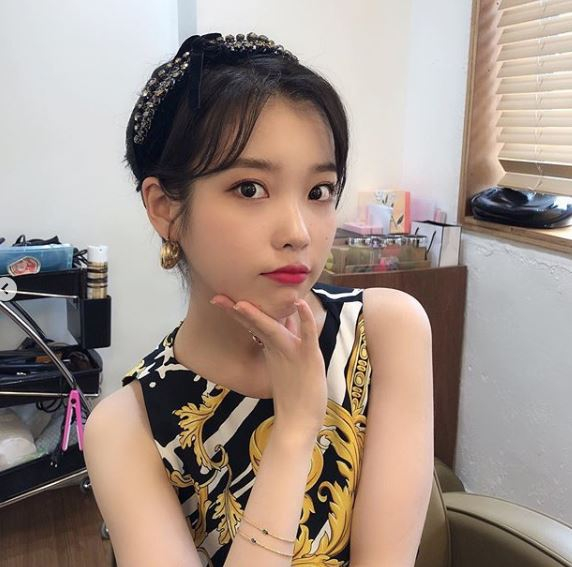 [2019 여자 헤어스타일] '레드벨벳' 아이린 앞머리 긴머리·단발 헤어스타일에도 찰떡! 거지존 앞머리 고데기 스타일