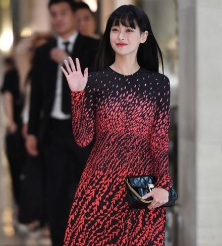 [2019 여자 헤어스타일] '레드벨벳' 아이린 앞머리 긴머리·단발 헤어스타일에도 찰떡! 거지존 앞머리 고데기 스타일