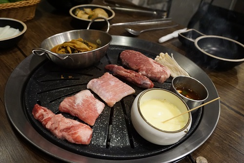 부산 온천장 맛집 '특뿔하우스' 침지숙성 이베리코 눈길