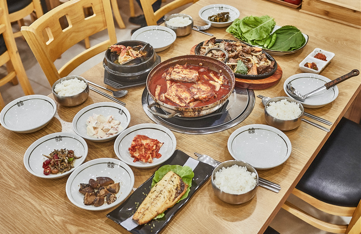 제주도 섭지코지와 성산일출봉맛집 '기똥차네' 제주 전통방식으로 졸여낸 갈치조림 맛볼수 있어 인기