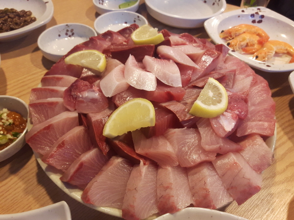 맛과 효능까지 한 번에…지금이 제철!  방어