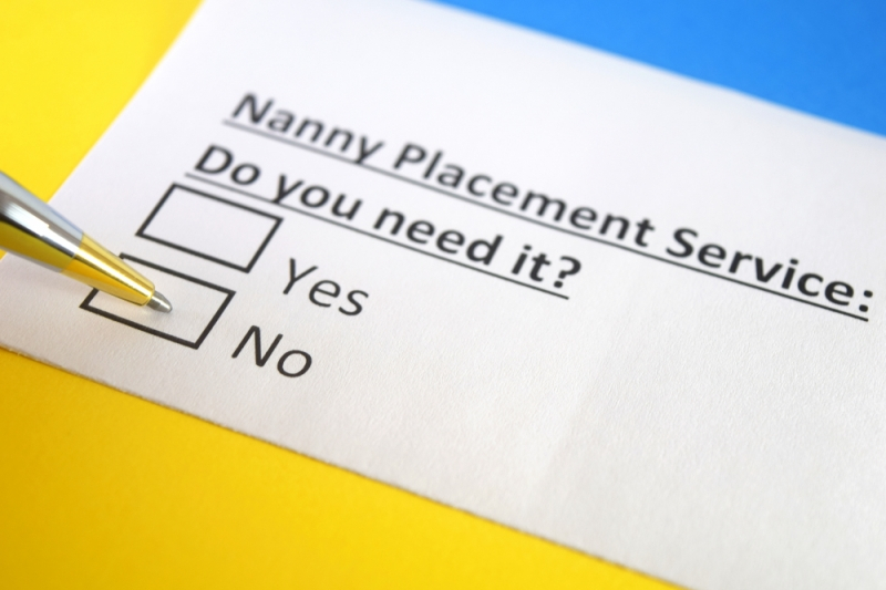 맞벌이 부부, 보모 필요할까…일에 집중할 수 있지만 비용 문제 무시못해