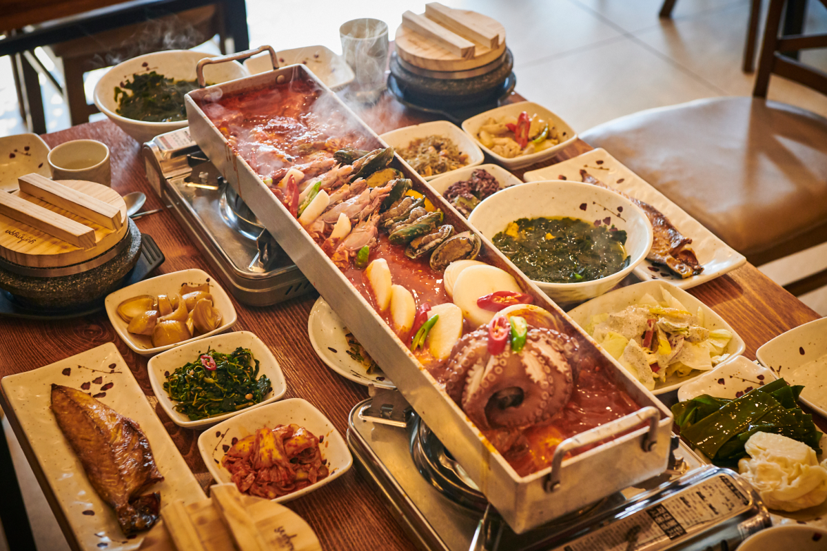 제주도 서귀포 중문관광단지 맛집 '색달식당 중문본점', 소문난 통갈치조림 등 메뉴 제공